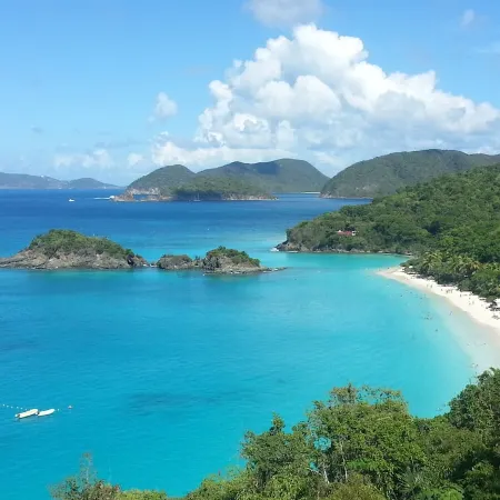 Million Dollar Views: Walk to Beach, Pools, and Restaurant