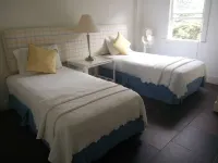 Marigot Marina Apartment 6a, with free Zoetry Hotel access