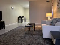 Spacious End-Unit 1-bedroom apartment with AC and WiFi in enjoyable Texarkana