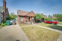 Fully Furnished & Tasteful Home - West Dearborn