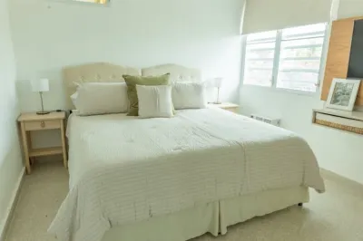 Cloudburst Family Beach Condo - Steps to Shore