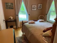 Skyeship House Condo with Hot Tub! - 1 Minute from Gondola - Sleeps 12 Easily Hotels in Bridgewater