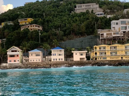 CASA CARIBE SEA LEVEL OCEANFRONT VILLA, Air Conditioning, Beautiful Views!