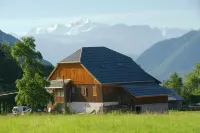 Lovely 23-person chalet, view of Mont-Blanc, hiking, biking, horseback riding
