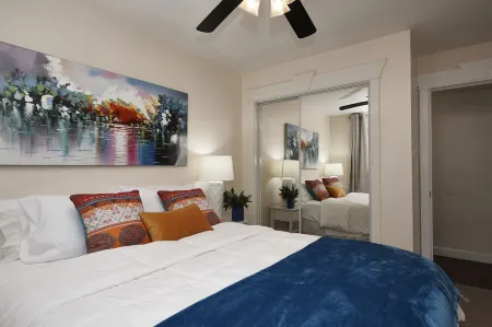 Anna's Alley Cute top floor 3 BD/ House Heart of SLC Отели в г. Мюррей