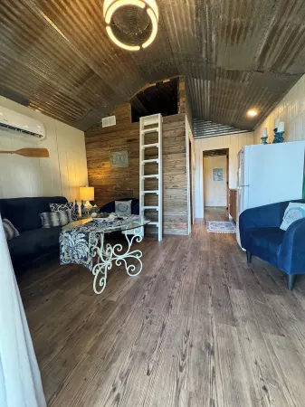 Lake Front Cabin with Marina Access