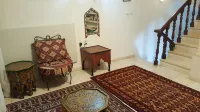 Charming Townhouse w/ View of Temple Mount.  20% DISCOUNT for 28+ night stay. Hotels in 