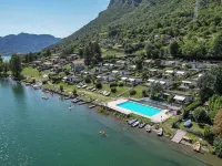 Directly on the lake with panoramic views Hotels in Idro
