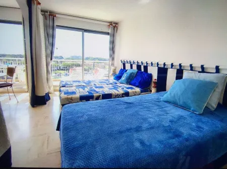 Appartement Lumineux à Cannes Marina, Dernier Étage, vue Marina - Baie de Cannes