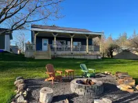 Cozy Cottage right on Chance Harbour