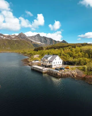 Lofoten Apartments Hoteles cerca de Henningsvaer