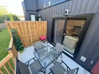 Cheerful 2 bedroom house in a quiet neighborhood. Hotel a Fonthill