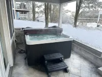湖畔度假屋，配有私人沙灘，可住17人，適合家庭，禁止攜帶寵物 - 精品