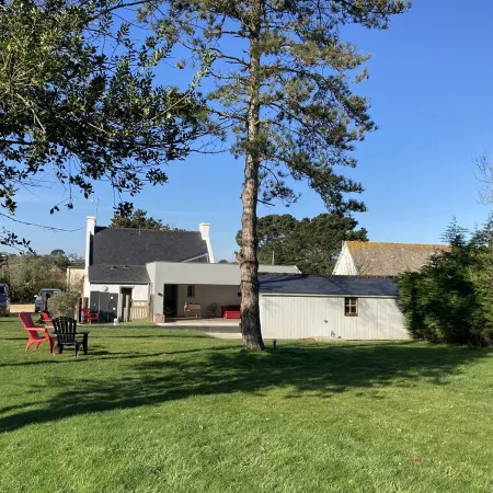 pleasant house for 6 with heated swimming pool