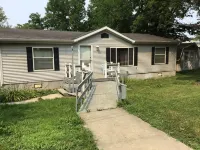 Entire 3 Bedroom House + Huge Wooded Yard