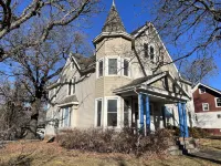 Forest Ave Historic Rutledge home 8 beds close to everything in the metro.