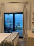 Waterfront 5Br Oasis - 50’ Private Dock - 6-Seater Golf Cart Option - Gym
