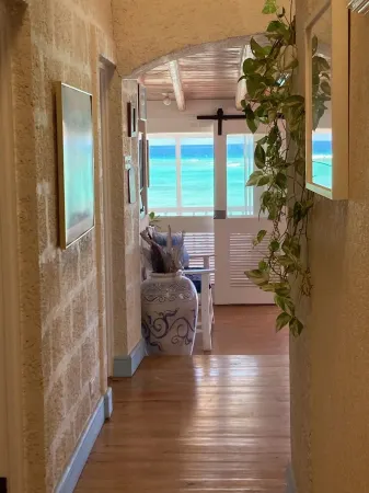 'Villa Jarrow',Beach Front, Beautiful Victorian Restored Property