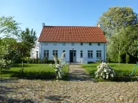 Fantastic luxury house near the beach in a large beautiful garden