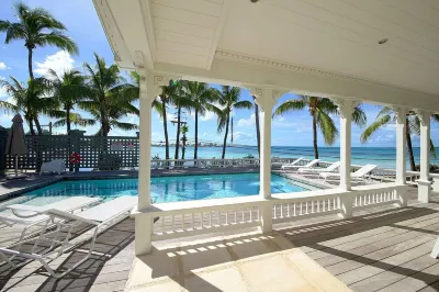 Harbourside house with private pool - amazing sea views! Hotels in 