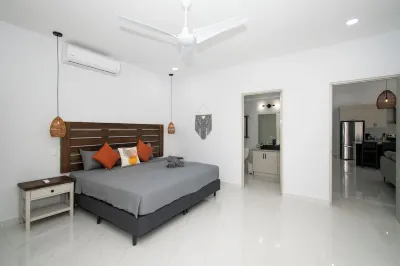 Villa Corazon - 3 bedrooms, 5 min walk to Uvita beach!