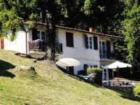 Directly on the lake with panoramic views Hotels in Idro
