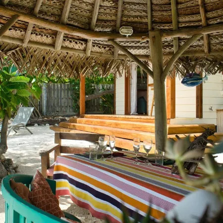 Tehinavai Bungalow: Oceanfront, Sandy and Coral Beach, Whale-Watching, Moorea