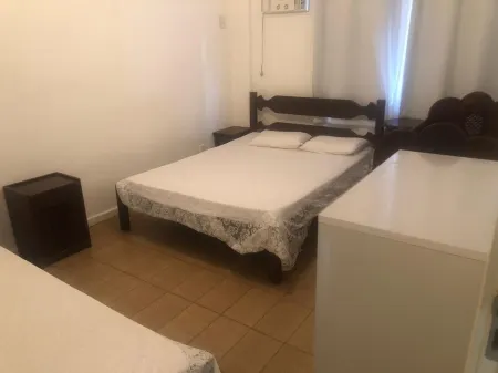 Beach building by Praia Forte, WI-FI air conditioning, side Hotel Malibu, for 10 Отели рядом с достопримечательностью «Shells Beach»