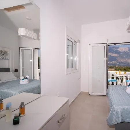 Luxury Villa with Guest House in tranquil setting with Private pool