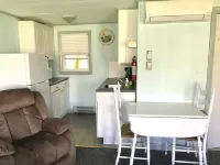 Bright condo w Pool, walking distance to town! Hotel a Tisbury