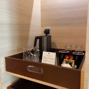 Grand Mercure Singapore Roxy Отели рядом с достопримечательностью «Торговый центр Parkway Parade»