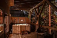 Cheerful 4-Bedroom Cabin with Hot Tub
