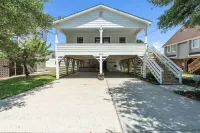 Obx Beach Box!  204 E Albatross St Milepost 10 Hotels near Michael Kors Outlet