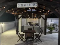 Beach Home, ¡Amazing beach location! , walk to the beach. Family & Friends home.