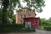 Small vacation apartment in Bad Lauchstädt Hotels near Kursaal Bad Lauchstädt