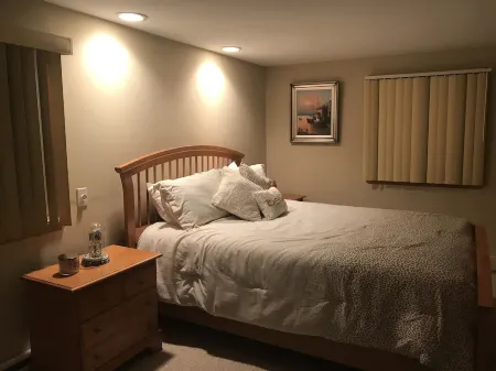 Private Pocono Retreat on Golf Course & Pet friendly