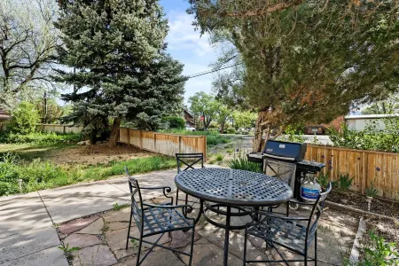 Cozy condo in the heart of downtown Carbondale