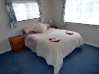 Wacky Stays - Unique Farm-Stay Glamping Rentals, Free Animal Feeding Tours Hotels in Kaikoura
