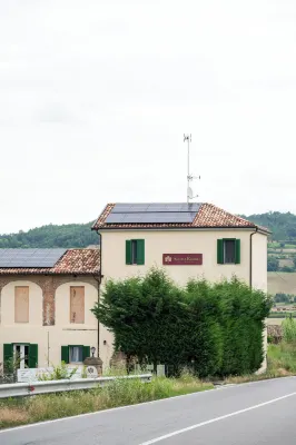 Acero Rosso Hotels in Moncalvo