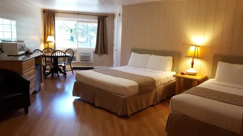 Mountain View Lodge - No Pets Allowed Hotels in Packwood
