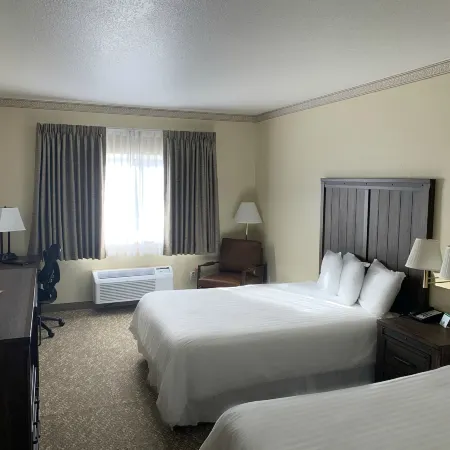 Yellowstone Lodge