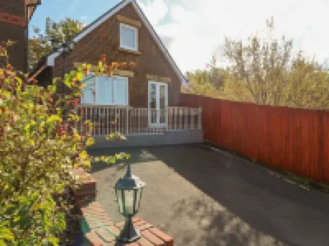 Ffau'r Ddraig Hotels in Llanelli