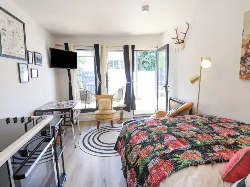 Creed Cabin Hotels in Stornoway