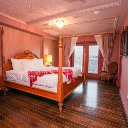 Niagara Grandview Boutique Hotel