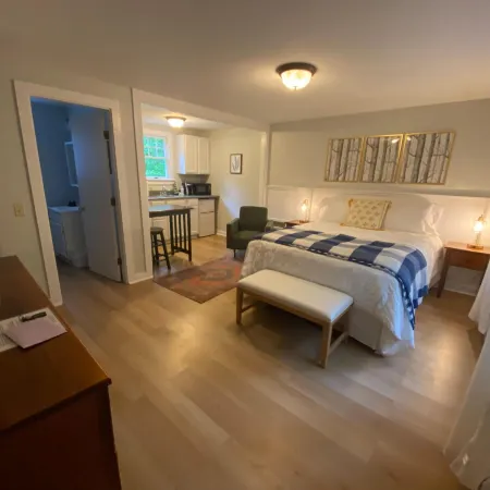 Hanscom's Motel & Cottages