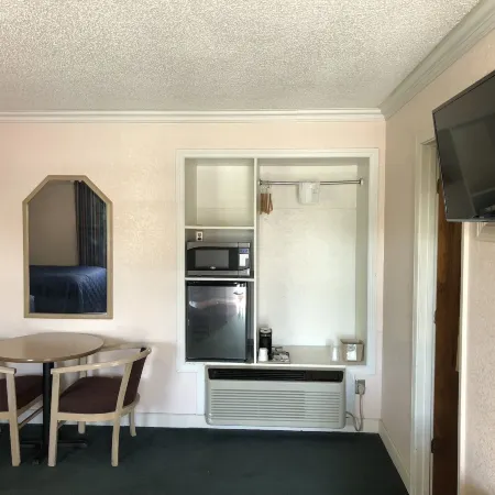 Budget Inn