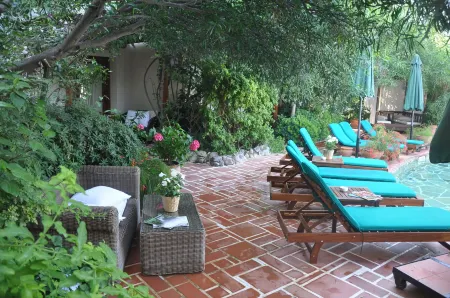 El Vino Hotel & Suites Отели в г. Torba