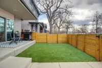 1 Mi to Dtwn Denver: Sleek Duplex w/ Rooftop Deck!