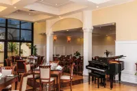 Marques Plaza Hotel - breakfast