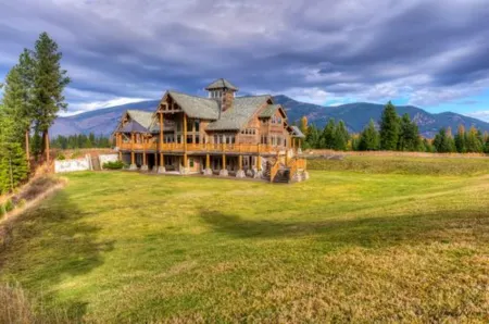 The Lodge at Trout Creek Bed and Breakfast